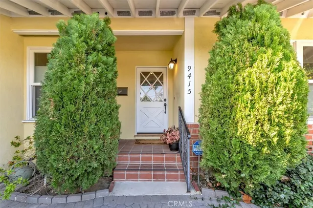 $929,999 | 9415 Geyser Avenue, Northridge, CA 91324