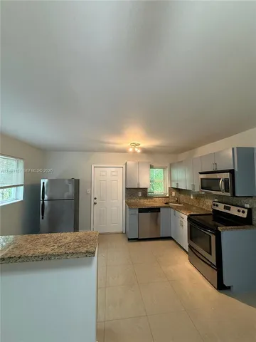 $2,500 | 3131 Carter Street, Unit 3131, Miami, FL 33133