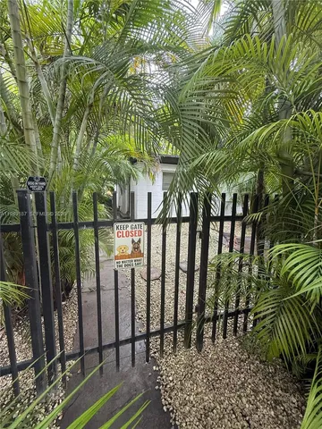 $2,500 | 3131 Carter Street, Unit 3131, Miami, FL 33133