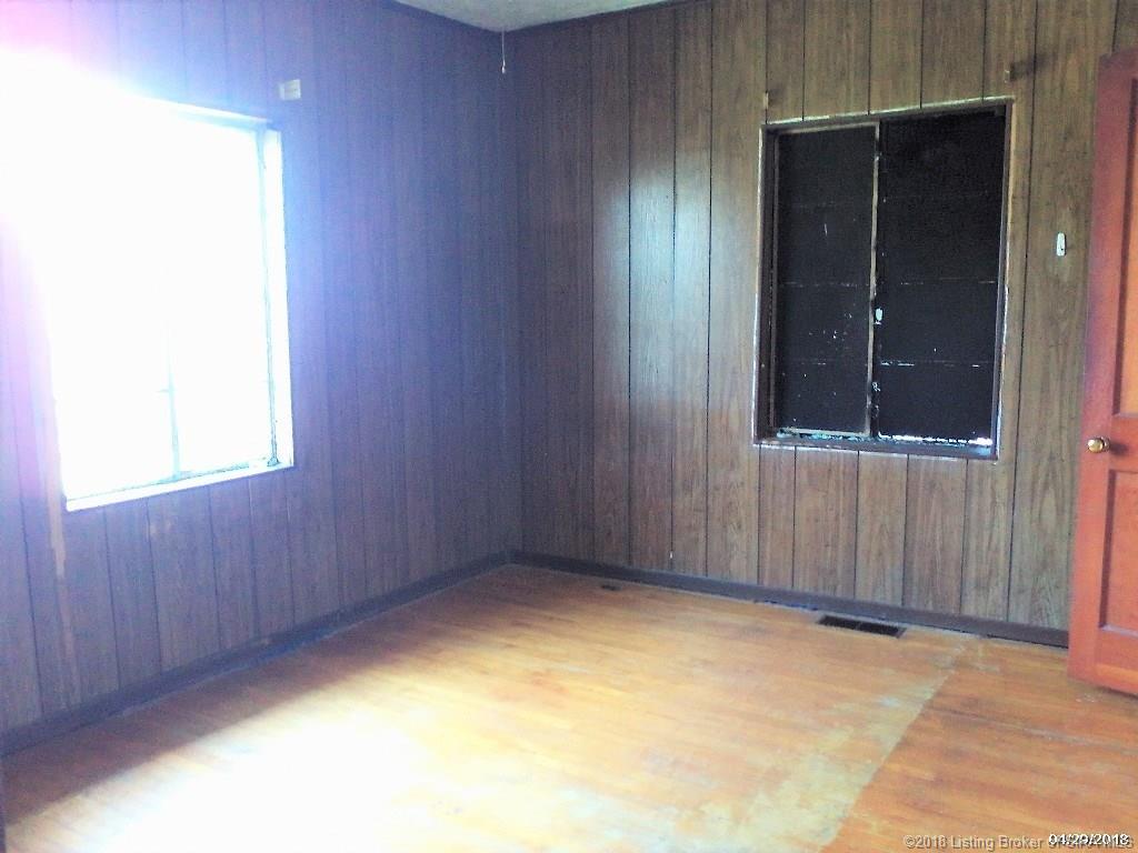 385 South Leatherwood Road Bedford, IN 47421 - Photo 8 of 12 Gallery Image 8