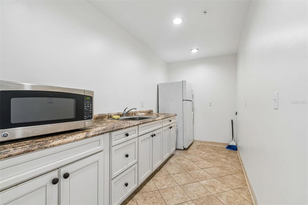 2438 Enterprise Road, Unit 25 Clearwater, FL 33763 - Photo 43 of 71