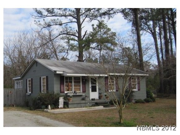 122 Bernhurst Road New Bern, NC 28560 - Photo 1 of 1 Primary Photo