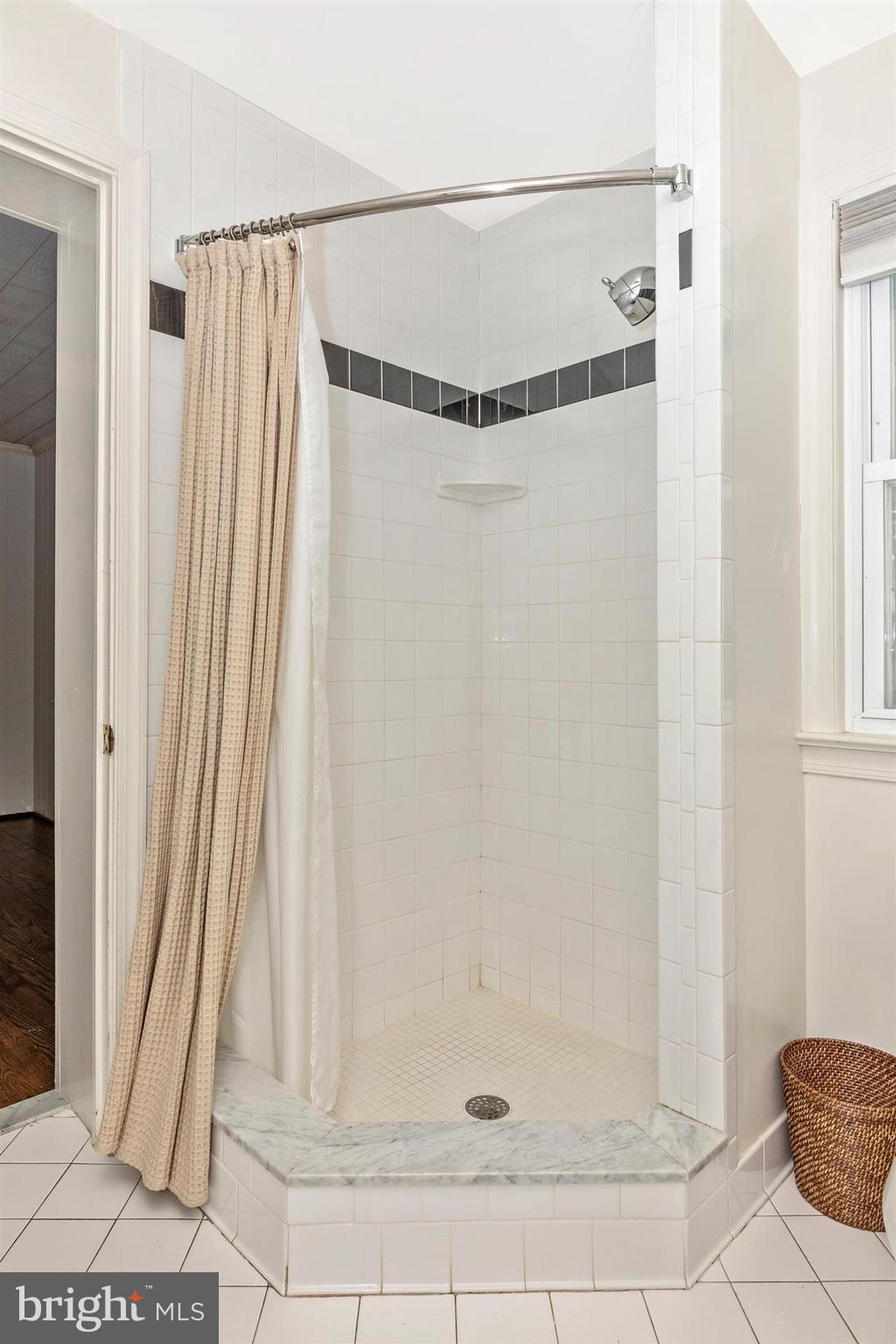 25806 Ridge Road Damascus, MD 20872 - Photo 13 of 30 Bath
