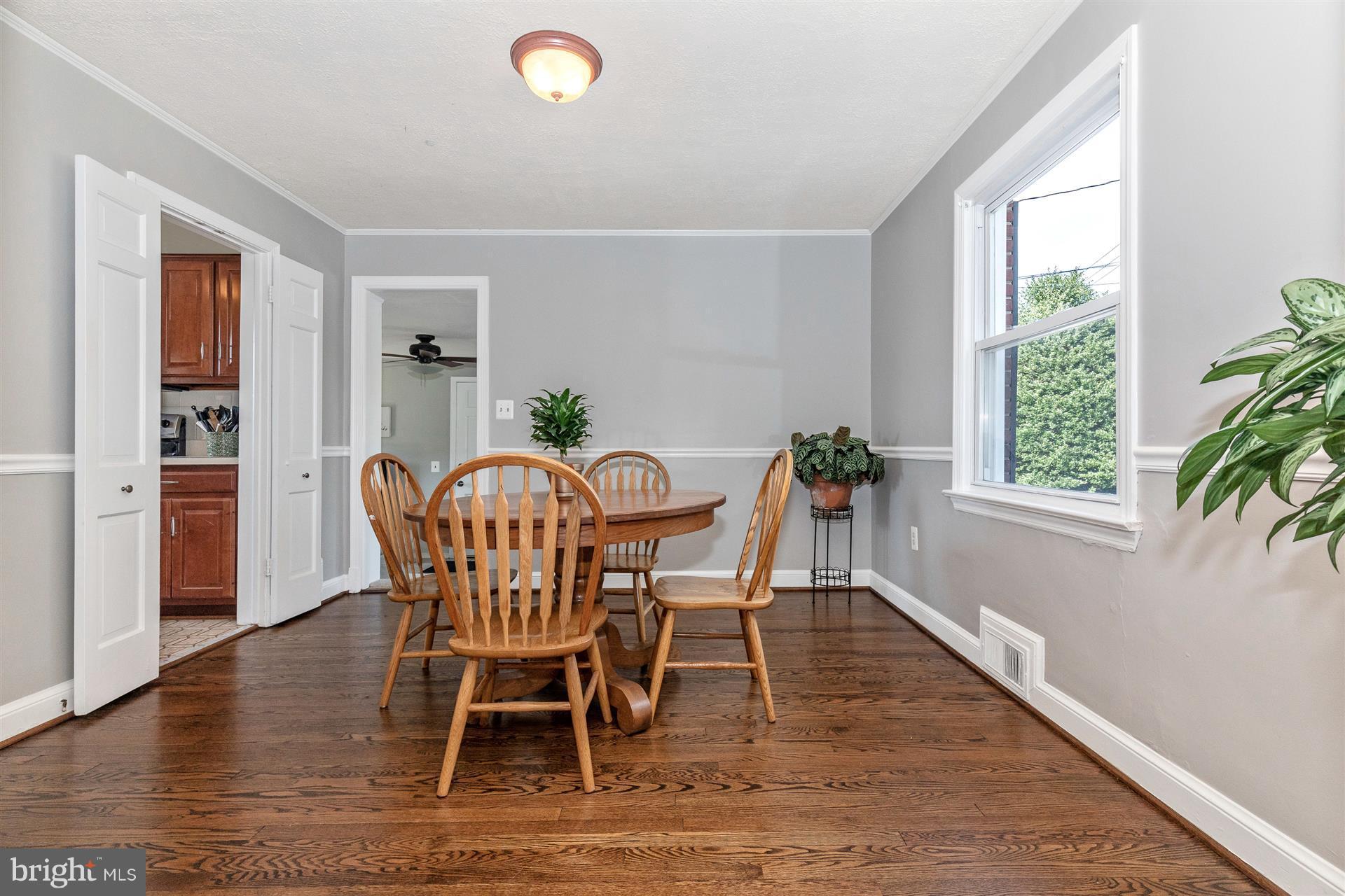 25806 Ridge Road Damascus, MD 20872 - Photo 15 of 30 Dining Room