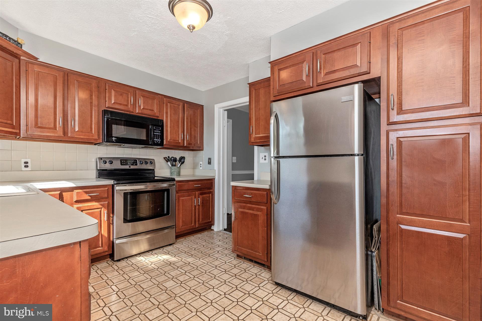 25806 Ridge Road Damascus, MD 20872 - Photo 19 of 30 Kitchen