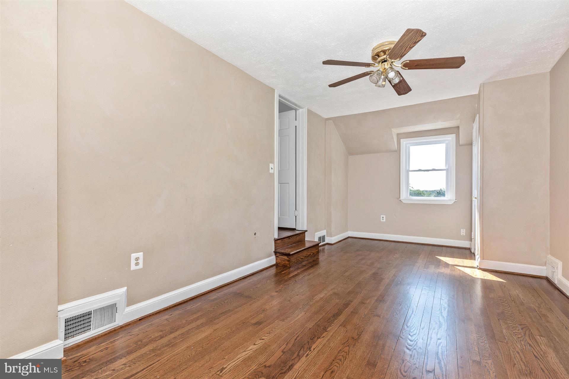 25806 Ridge Road Damascus, MD 20872 - Photo 25 of 30 Bedroom