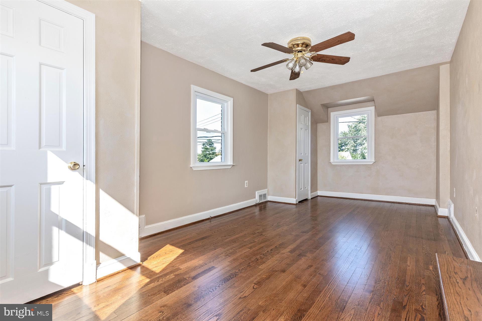 25806 Ridge Road Damascus, MD 20872 - Photo 26 of 30 Bedroom