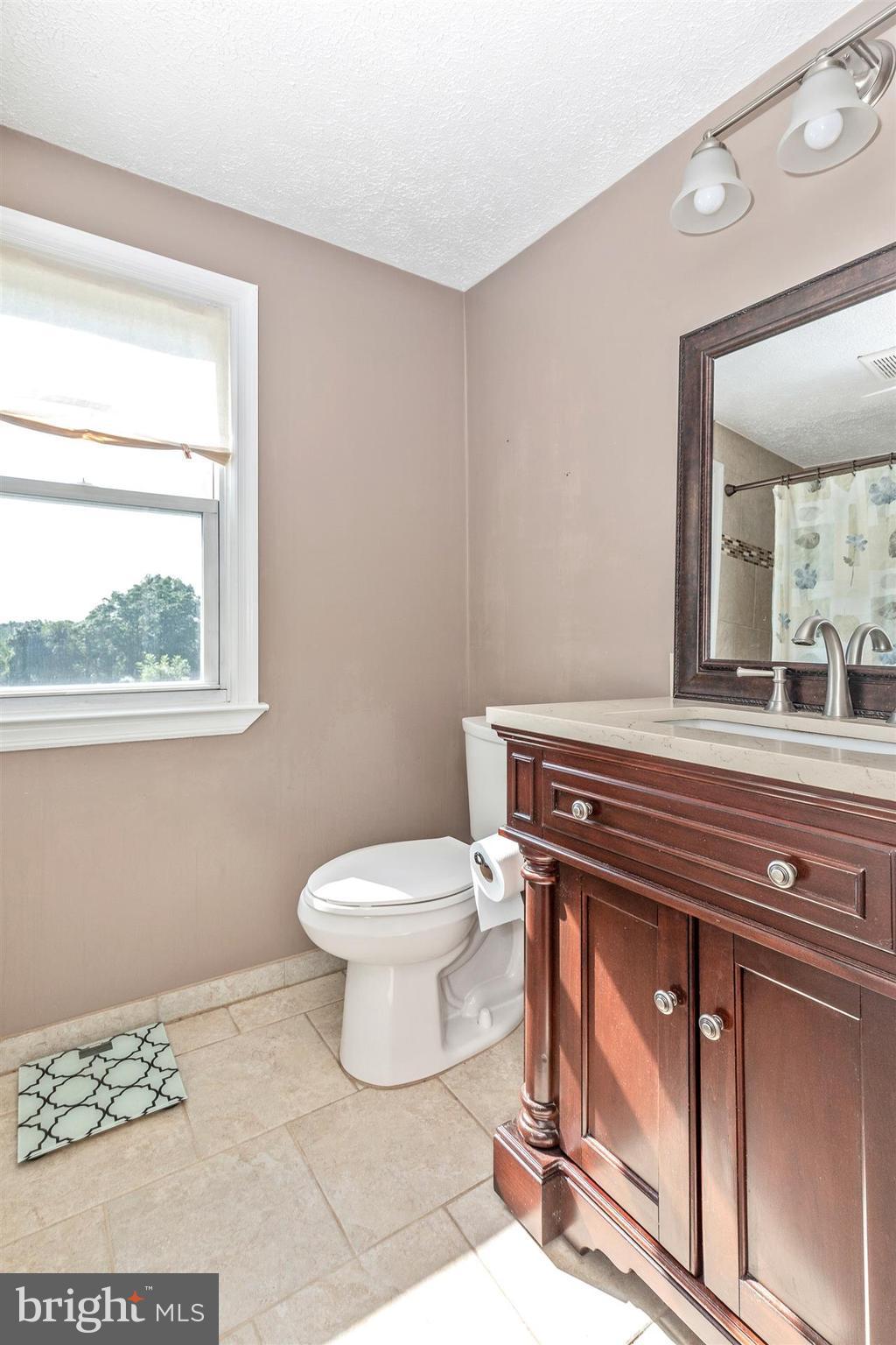25806 Ridge Road Damascus, MD 20872 - Photo 27 of 30 Bath