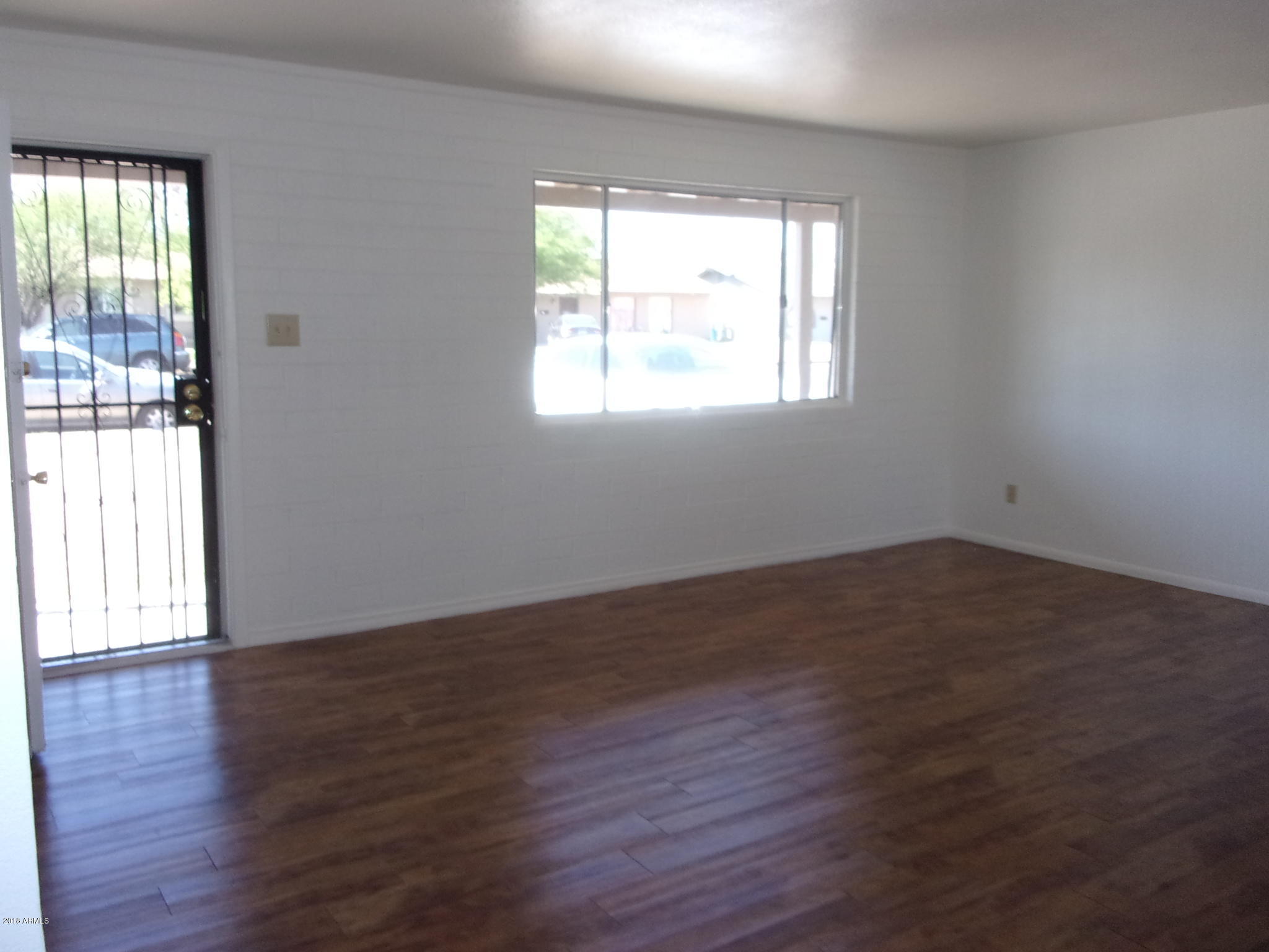 4730 West Osborn Road Phoenix, AZ 85031 - Photo 5 of 20 5_Living