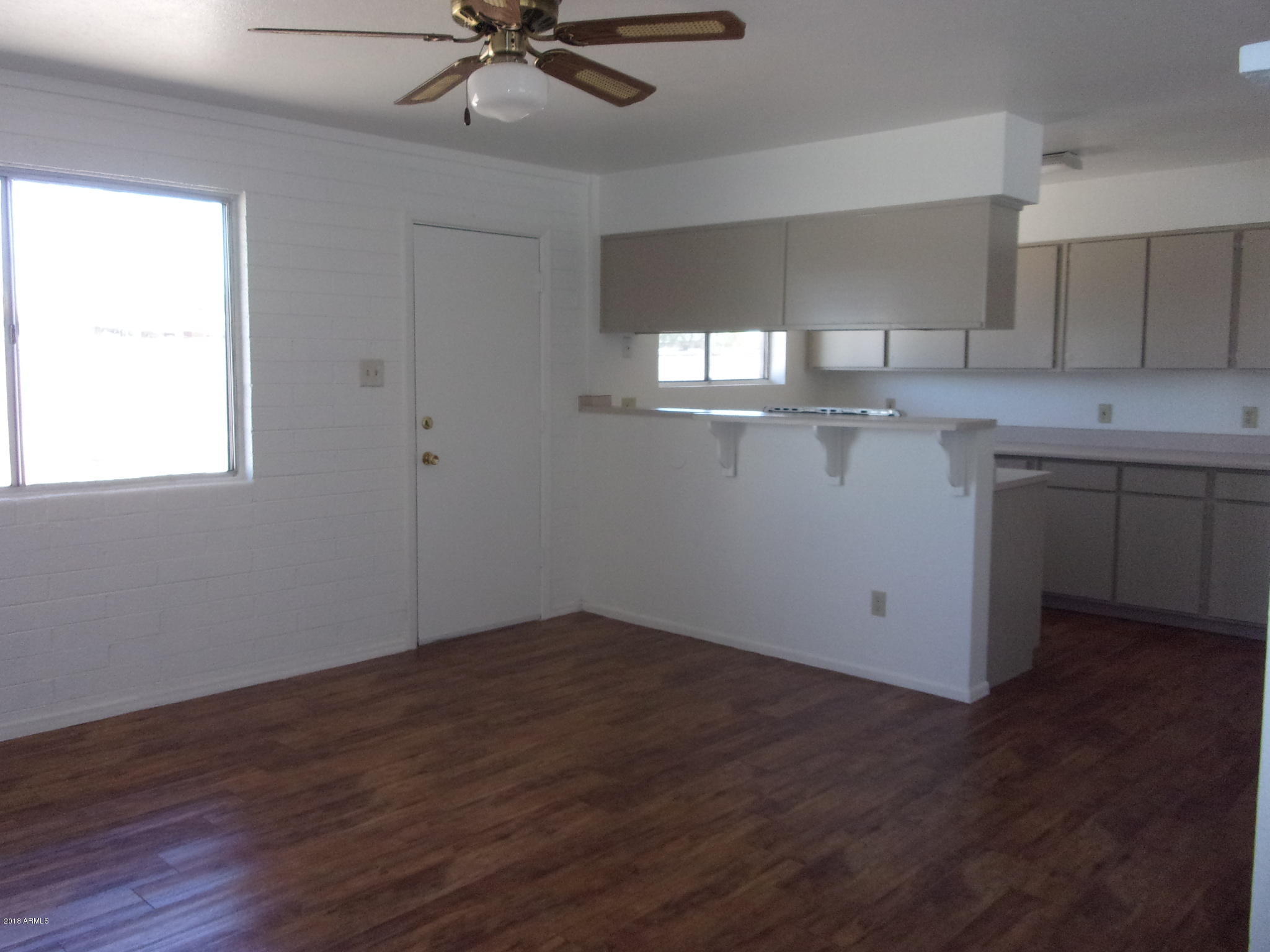 4730 West Osborn Road Phoenix, AZ 85031 - Photo 6 of 20 6_Kitchen