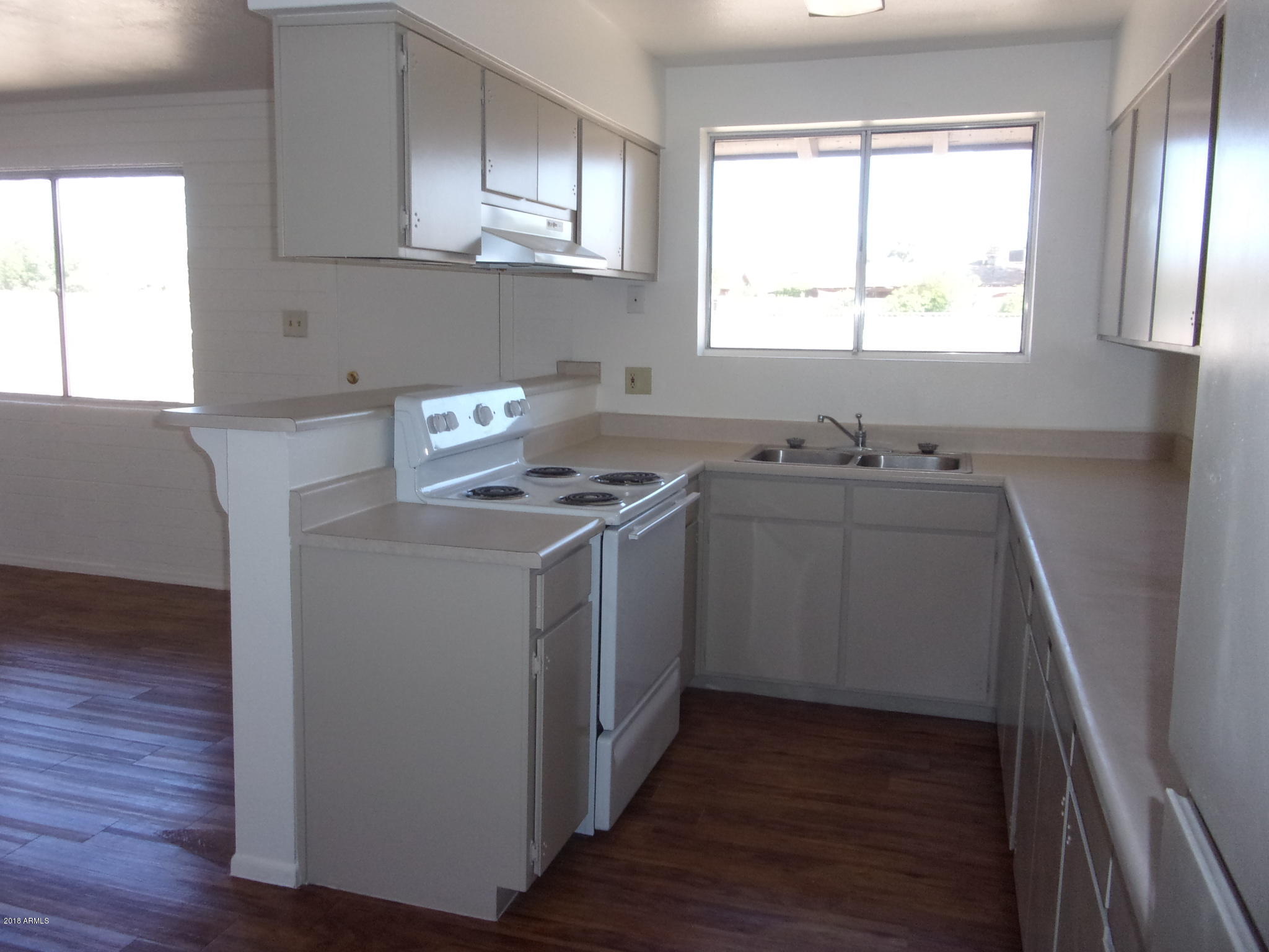 4730 West Osborn Road Phoenix, AZ 85031 - Photo 7 of 20 7_Kitchen