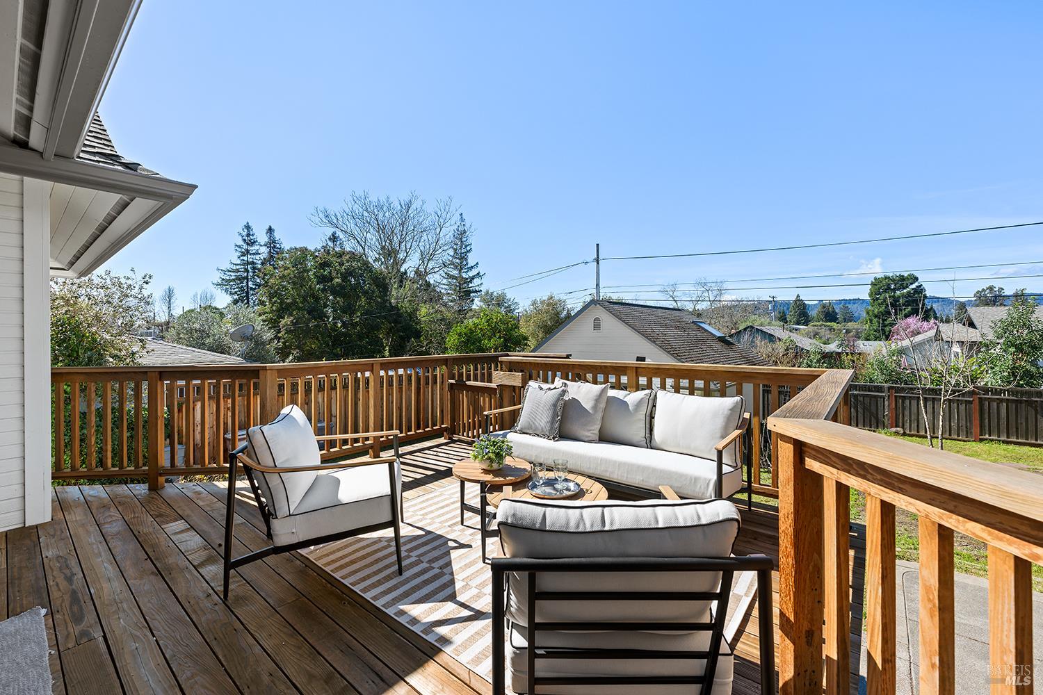 735 Johnson Street Healdsburg, CA 95448 - Photo 11 of 61