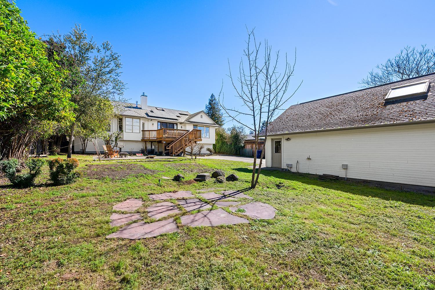 735 Johnson Street Healdsburg, CA 95448 - Photo 8 of 61