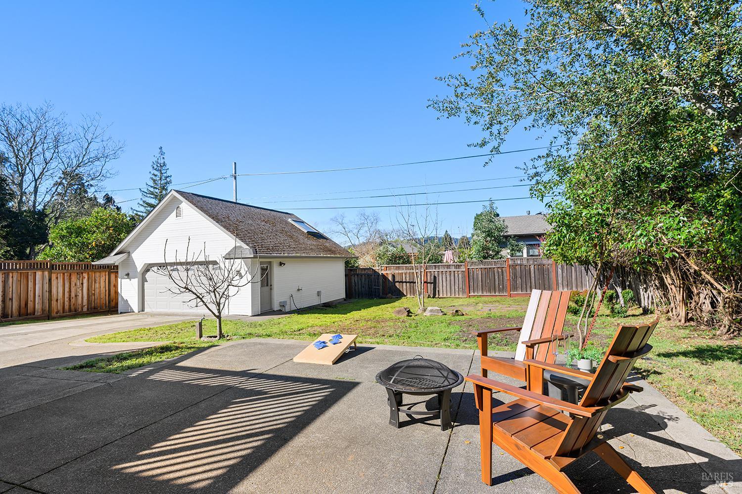 735 Johnson Street Healdsburg, CA 95448 - Photo 9 of 61
