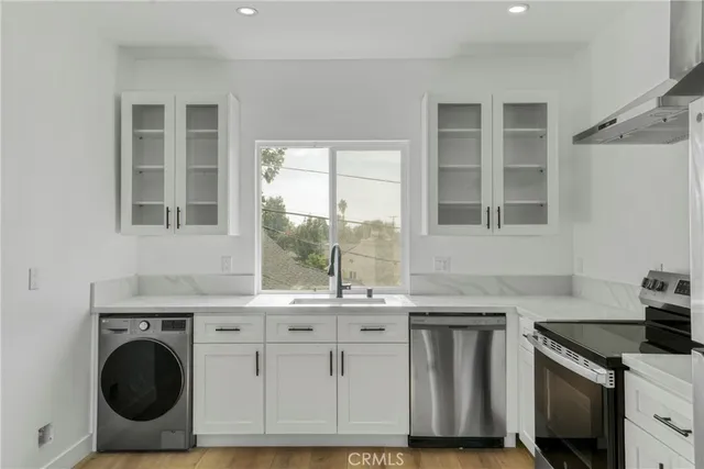 $1,950,000 | 7909 Aldea Avenue, Lake Balboa, CA 91406