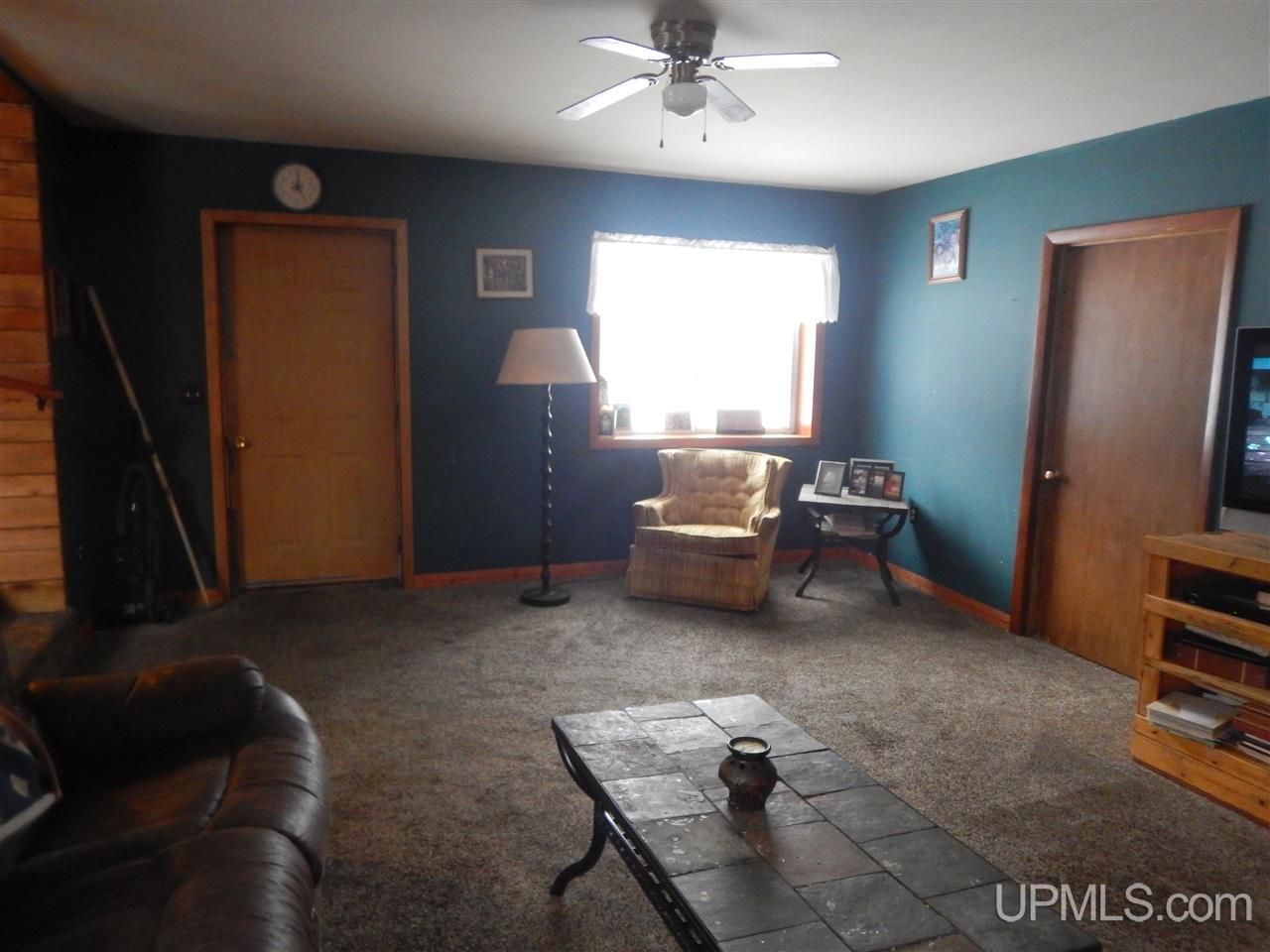 5455 27.5 Road Gladstone, MI 49837 - Photo 9 of 24