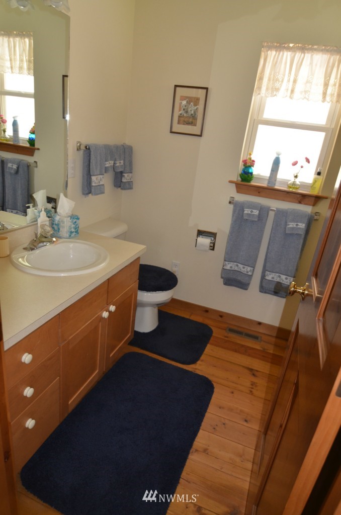 16430 South Lakeshore Road Chelan, WA 98816 - Photo 14 of 20 Gallery Image 14