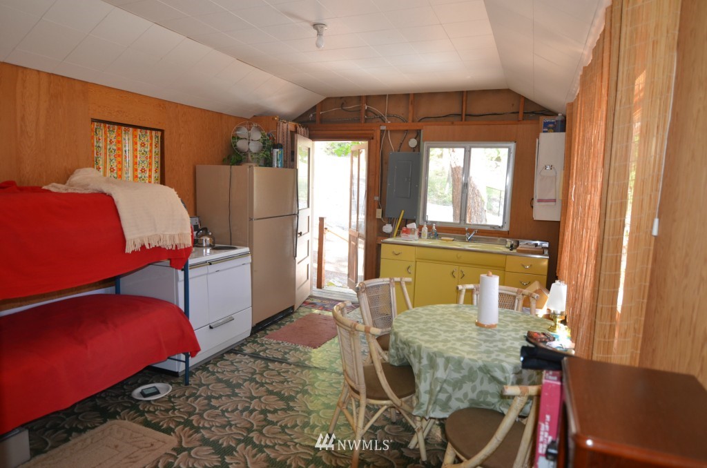 16430 South Lakeshore Road Chelan, WA 98816 - Photo 19 of 20 Gallery Image 19