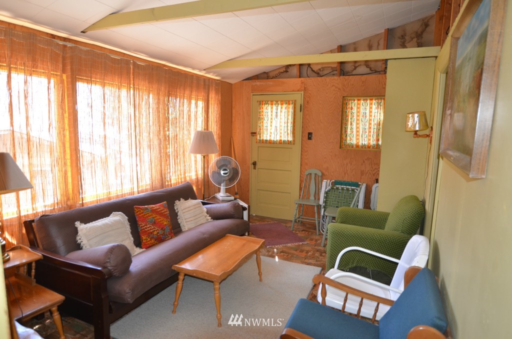 16430 South Lakeshore Road Chelan, WA 98816 - Photo 20 of 20 Gallery Image 20