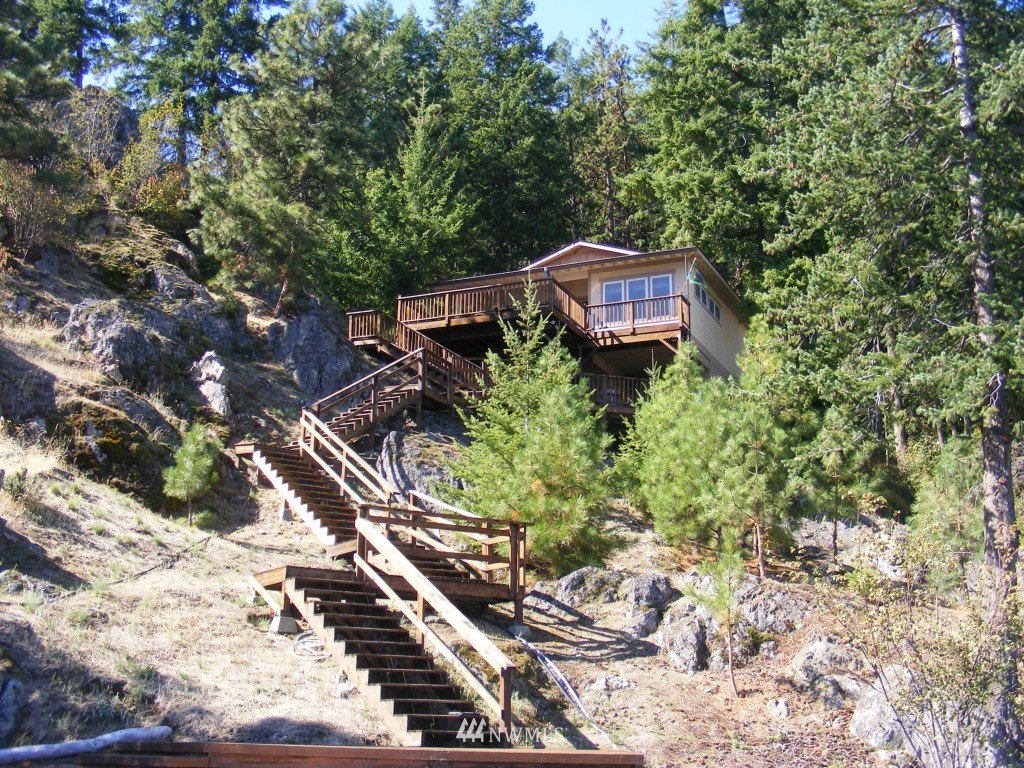 16430 South Lakeshore Road Chelan, WA 98816 - Photo 5 of 20 Gallery Image 5