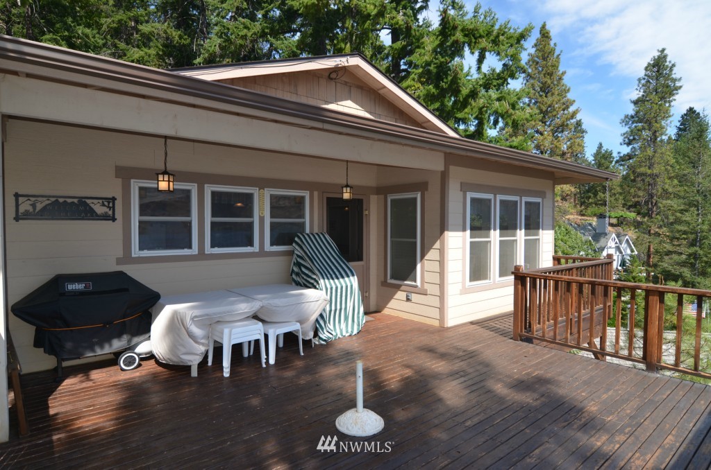 16430 South Lakeshore Road Chelan, WA 98816 - Photo 8 of 20 Gallery Image 8