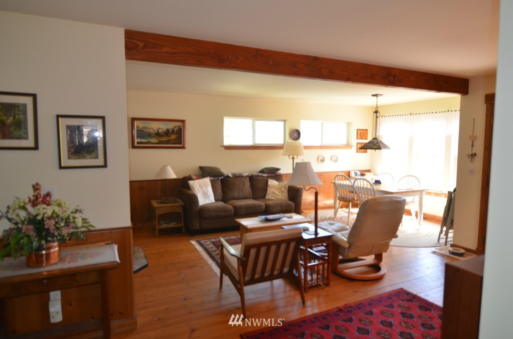 16430 South Lakeshore Road Chelan, WA 98816 - Photo 9 of 20 Gallery Image 9