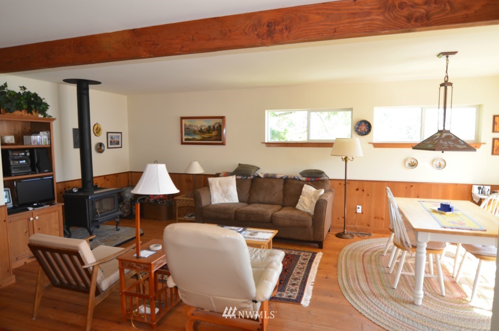 16430 South Lakeshore Road Chelan, WA 98816 - Photo 10 of 20 Gallery Image 10