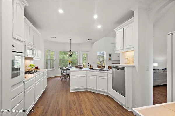 $360,000 | 303 Apple Blossom Court, Brandon, MS 39047