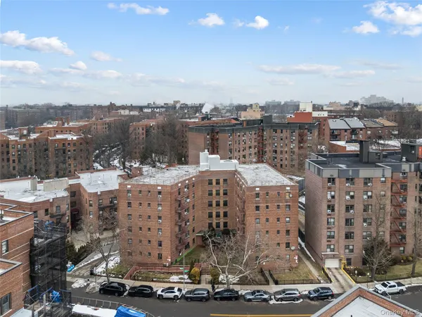 $278,000 | 139-05 85th Drive, Unit 4B | Briarwood