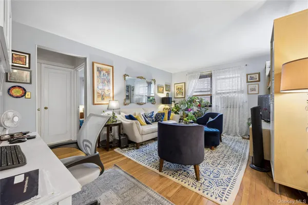 $278,000 | 139-05 85th Drive, Unit 4B | Briarwood