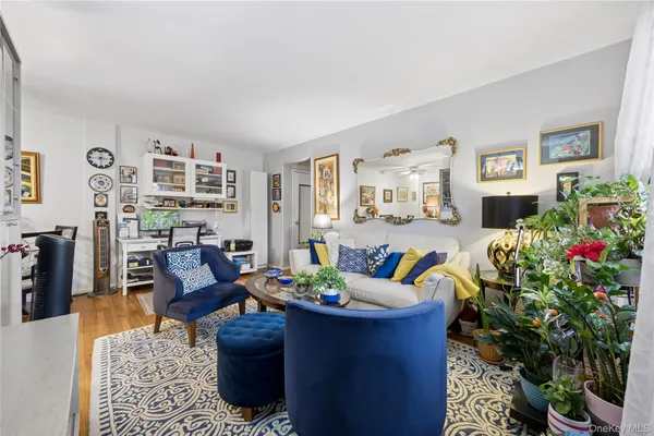 $278,000 | 139-05 85th Drive, Unit 4B | Briarwood