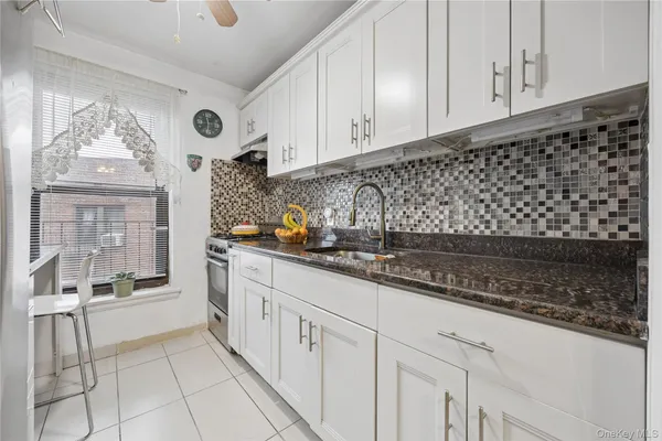 $278,000 | 139-05 85th Drive, Unit 4B | Briarwood