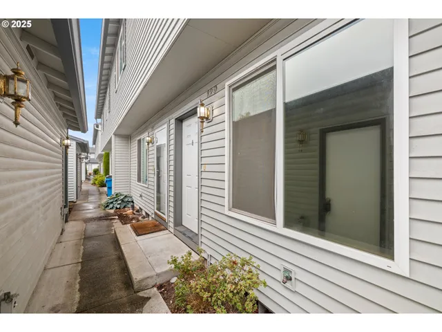 $259,900 | 4000 Northeast 109th Avenue, Unit 129Z, Vancouver, WA 98682
