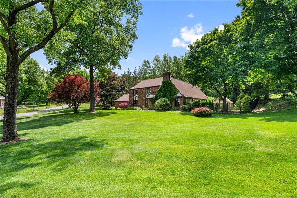 370 Reichold Road Wexford, PA 15090 - Photo 2 of 50 Gallery Image 2