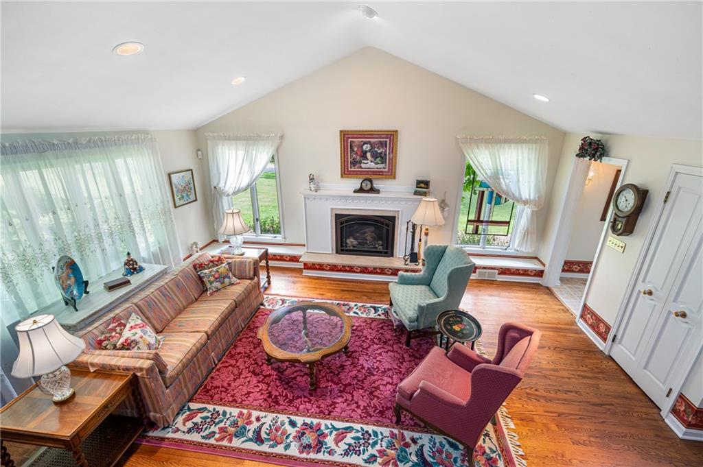 370 Reichold Road Wexford, PA 15090 - Photo 5 of 50 Gallery Image 5