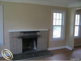 13974 Rutland Street Detroit, MI 48227 - Photo 3 of 10 2.jpg