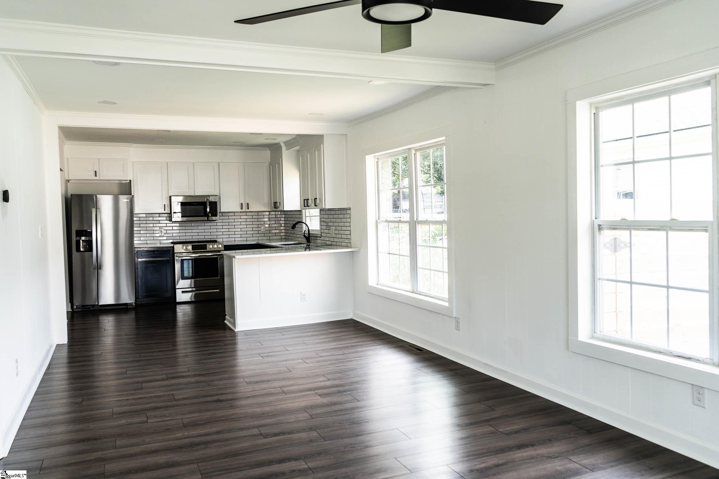708 South Line Street Extension Greer, SC 29651 - Photo 3 of 20 Gallery Image 3