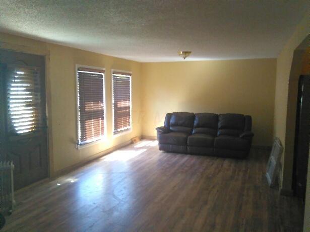 840 South Hopewell Road Hopewell, OH 43746 - Photo 12 of 19 Living Room