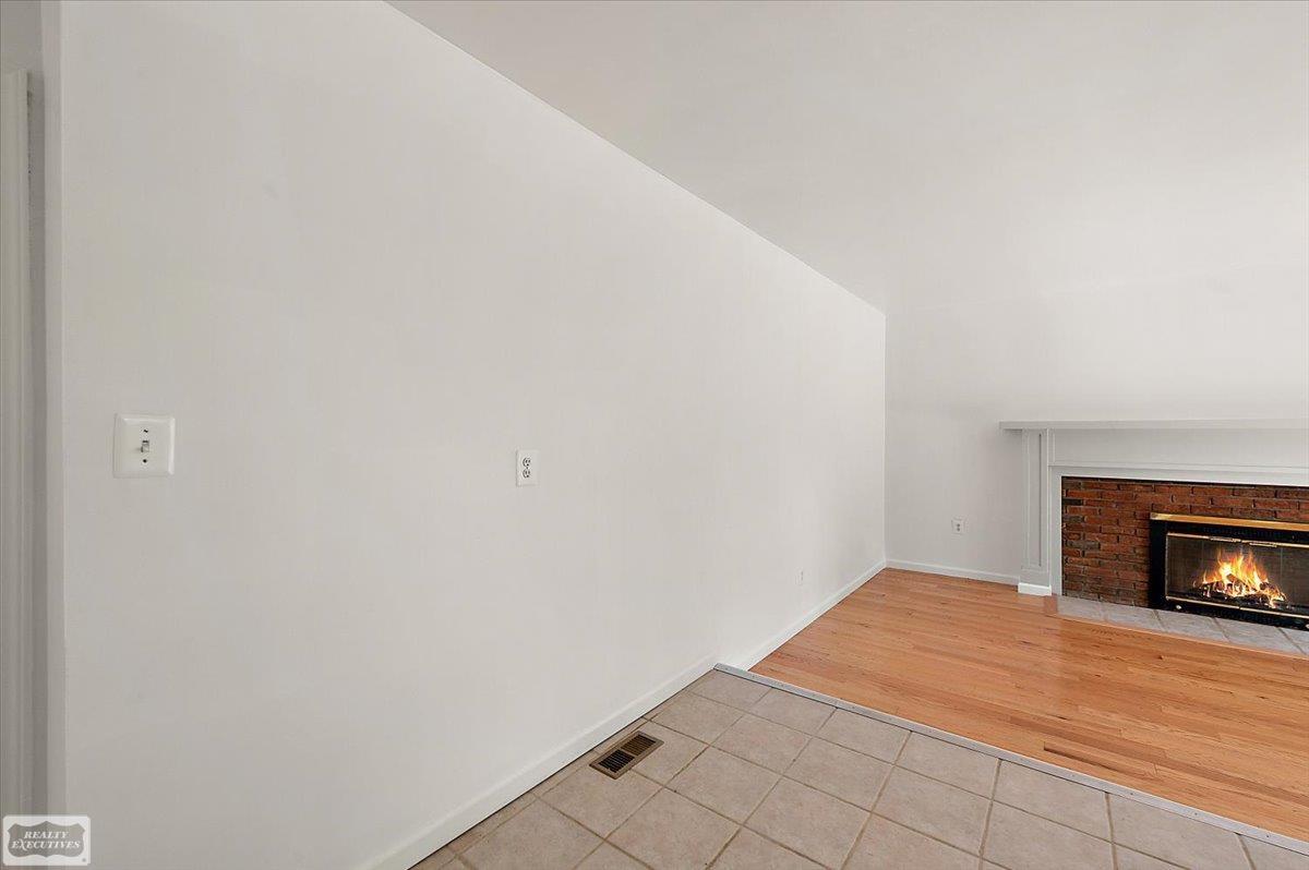 43984 Arlington Road Canton, MI 48187 - Photo 40 of 69 50191717-5DC84447-7A60-4237-8A7E-1449A6519863.JPG