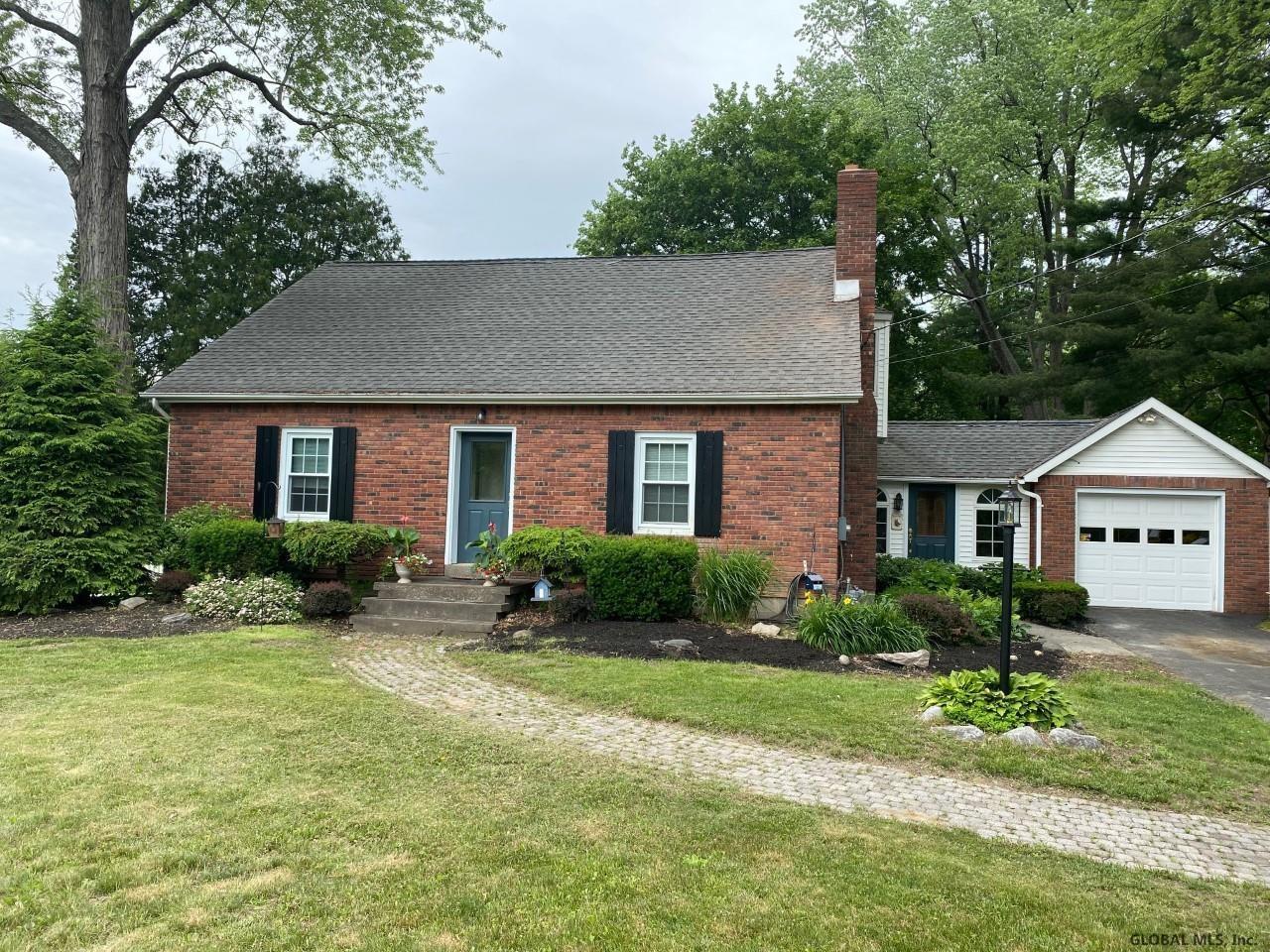 773 Lisha Kill Road Schenectady, NY 12309 - Photo 1 of 37 Gallery Image 1