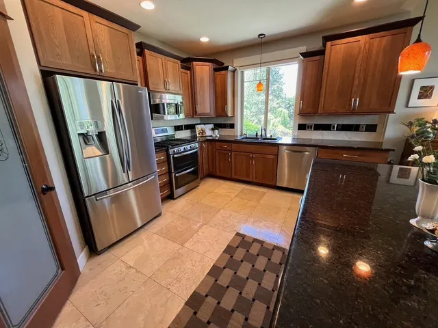 $775,000 | 10532 North Edna Lane, Spokane, WA 99218