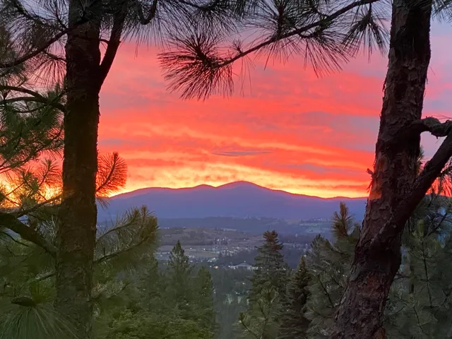 $775,000 | 10532 North Edna Lane, Spokane, WA 99218