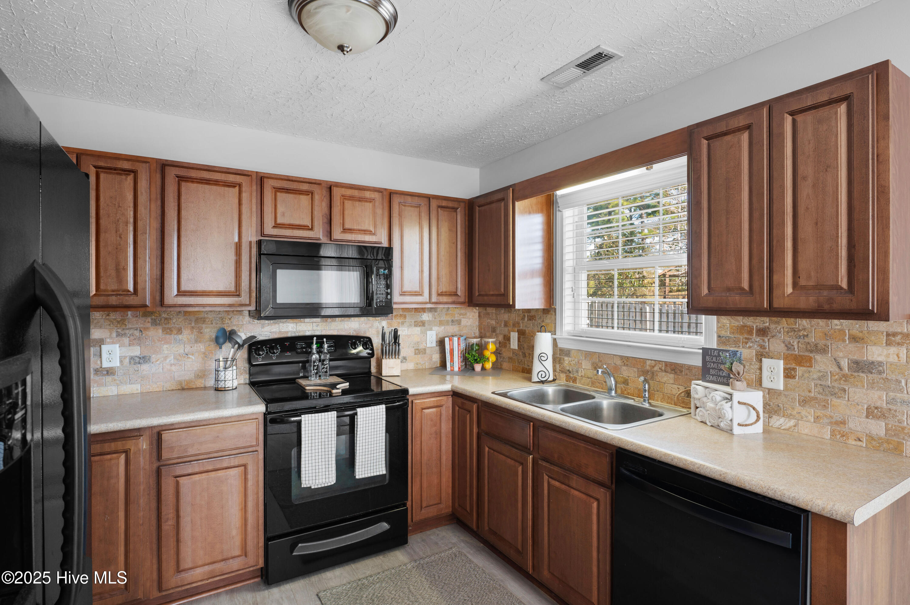 410 Tree Court Holly Ridge, NC 28445 - Photo 11 of 44 410treect_00011