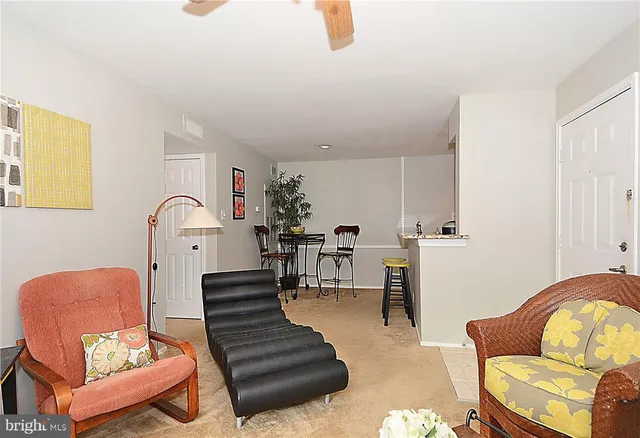 $1,775 | 3305 Wyndham Circle, Unit 252, Alexandria, VA 22302