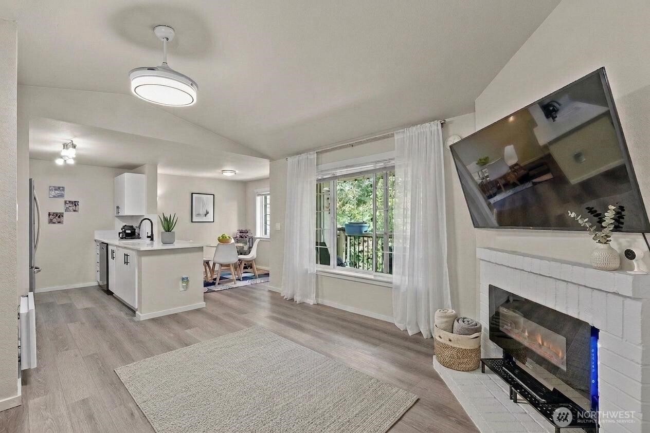 12404 East Gibson Road, Unit K303 Everett, WA 98204 - Photo 7 of 28