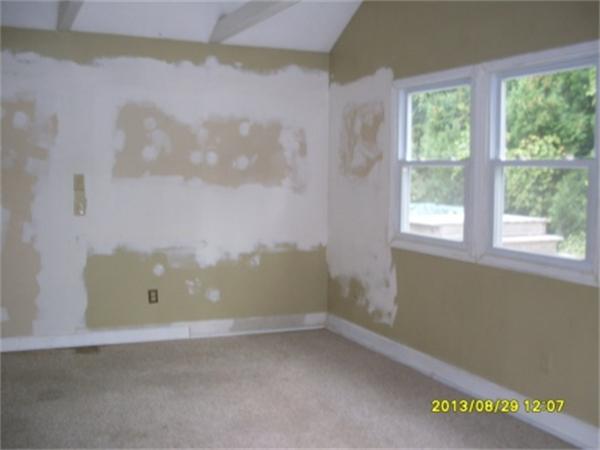 176 Forest Hill Road Agawam, MA 01030 - Photo 3 of 9 Gallery Image 3
