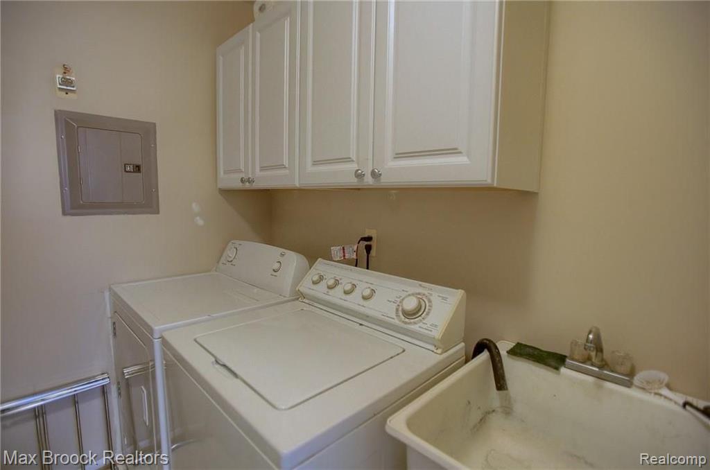 210 Pine Tree Ridge, Unit 4 Waterford, MI 48327 - Photo 13 of 22