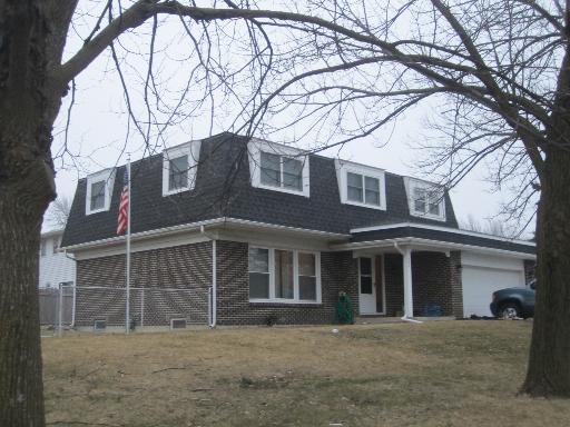 545 Beck Road Lindenhurst, IL 60046 - Photo 1 of 16
