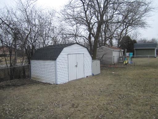 545 Beck Road Lindenhurst, IL 60046 - Photo 15 of 16