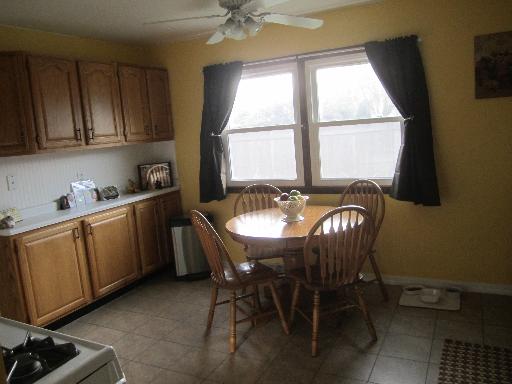 545 Beck Road Lindenhurst, IL 60046 - Photo 4 of 16